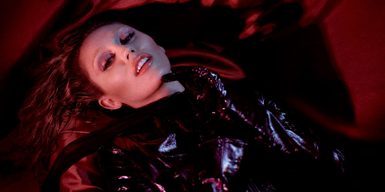 ต้อนรับอัลบั้มใหม่ของตัวแม่สุดซ่า Miley Cyrus (ไมลีย์ ไซรัส) ใน “Miley Cyrus: Something Beautiful” จัดเต็มความแซ่บ ที่ เอส เอฟ !!