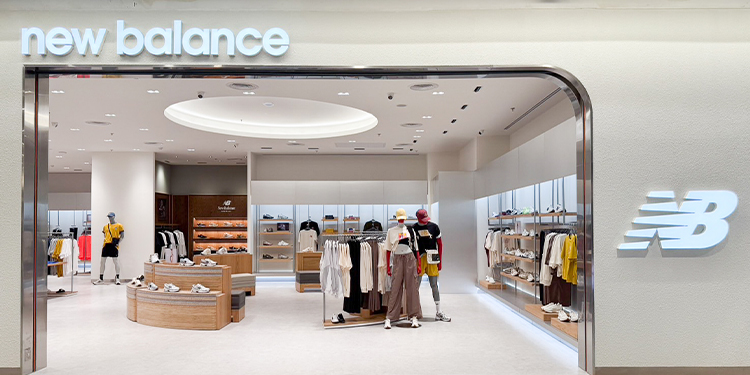 New Balance เปิดคอนเซ็ปต์สโตร์แห่งใหม่ ณ CENTRAL PARK ด้วยพื้นที่ใหญ่ที่สุดและสินค้าครบครันที่สุดในไทย  พร้อมวางขายรองเท้ารุ่น 1906L 3 สีใหม่ที่นี่ที่แรก 10 กันยายนนี้!