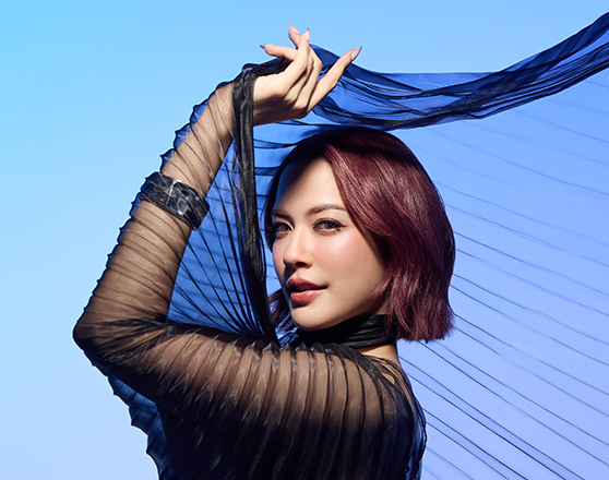 นักแสดงสาว ‘จีน่า ญีนา ซาลาส’ กับลุคที่ทั้งสวยและเฉี่ยว ต้อนรับปีใหม่ 2026 ผ่านแฟชั่นธีม ‘Begin Again ไม่มีคำว่าสายกับการเริ่มต้น’