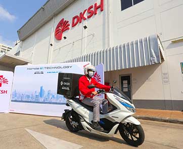 รถจักรยานยนต์ฮอนด้าจับมือ DKSH (Thailand) ต่อยอดการพัฒนา EV Ecosystem ทดลองขนส่งสินค้าด้วย PCX Electric