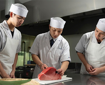 เปิดตัววิทยาลัยอินโชคุจิน สาขาแรก ในประเทศไทย โรงเรียนสอนทำซูชิแบบเข้มข้นจากญี่ปุ่น ปั้นเชฟซูชิคนไทยสู่เวทีโลก