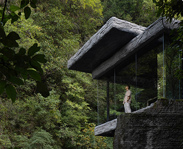 DRIFTING STONES เมื่อดีไซน์ลอยอยู่เหนือหุบเขา Glass Pavilion With Imitation Stone Roof