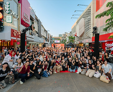 มิ้น AF3-แอน AF6 แท็กทีมนำร้องประสานเสียง “Die On This Hill” กระหึ่มสยาม! SIENNA SPIRO รีโพสต์ตอบรับพลังแฟนไทย เพิ่มความมั่นใจให้เหล่านักล่าฝัน