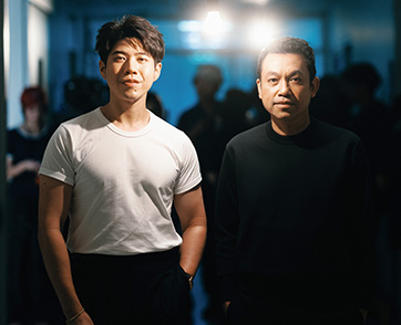 อะตอม ชนกันต์ ส่งต่อกำลังใจให้ทุกคน ผ่านเพลง “ข้างเธอ ft. Pod” ชวน หมู ชยนพ มาร่วมกำกับ มิวสิควีดีโอ พร้อมฟัง และ ชมมิวสิควีดีโอ ได้แล้ววันนี้